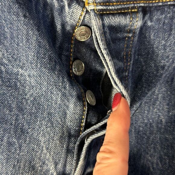 Levi’s Mens 501 Button Fly Straight Jeans size W40 x L30 - Picture 3 of 10
